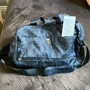 Lululemon Everyday Practice Duffle-brand new